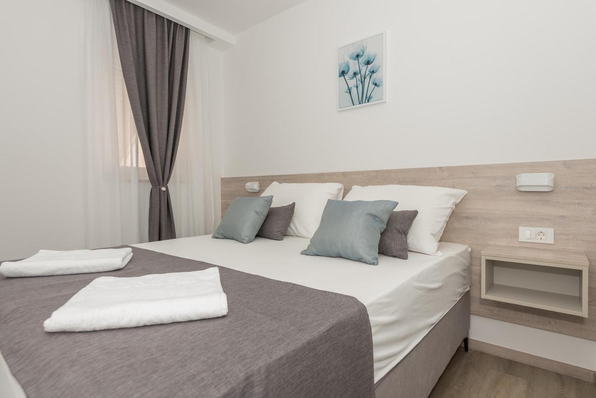 Apartments By The Sea Makarska - 19134 Kamer foto